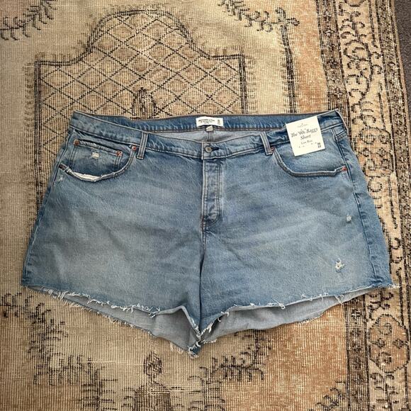 NWT: Abercrombie 90s Baggy Shorts - Picture 1 of 9